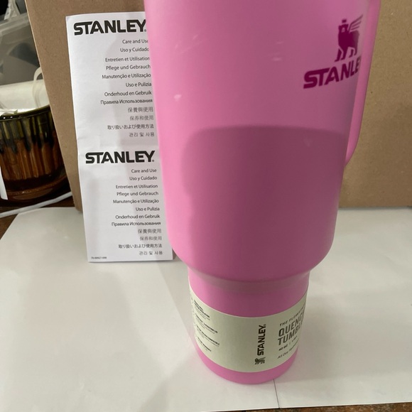 Stanley Pink Peony 40 oz The Flowstate Quencher H2.0 Tumbler - Picture 7 of 9